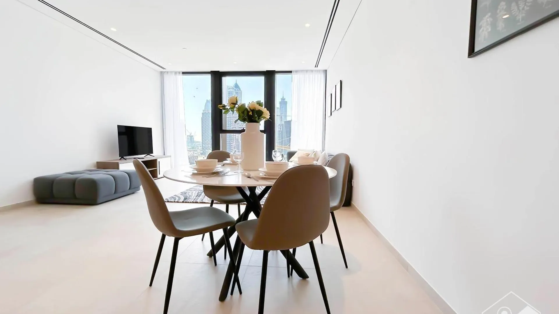 Stylish One-Bedroom Getaway In Business Bay Dubai